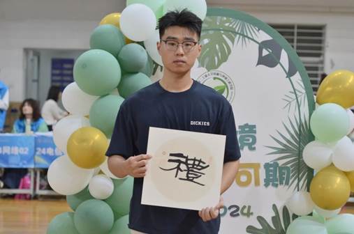 77727c7d95eacc72115f5c7ef578fefc